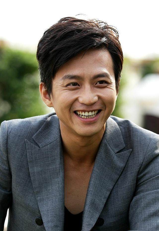 邓超为拍电影瘦身四十斤,如今面色枯槁,一眼看去如同"难民"