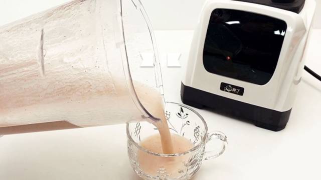 所有食材倒入柳丁破壁机,按下"五谷"键打出糊即可.