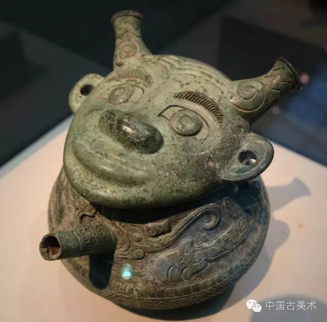 中国商代 青銅器 人面盉長 中国商代 青銅器 人面盉長 一周一研——青铜人面盉的