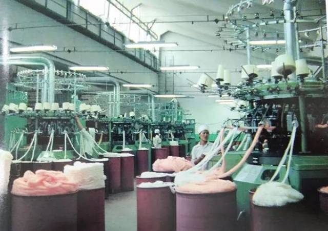 上世纪八十年代的抚顺市第三毛纺厂,是以晴纶,氰氨纶等人造纤维为主要