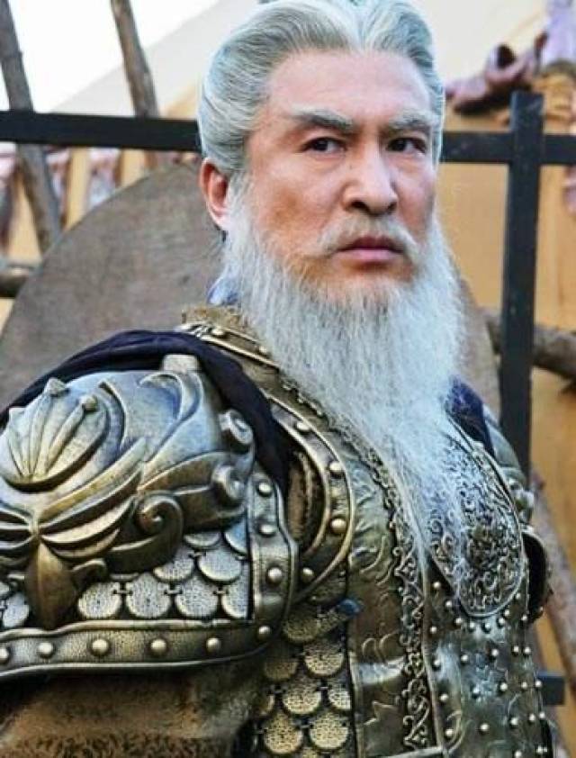 人不寐,将军白发征夫泪!