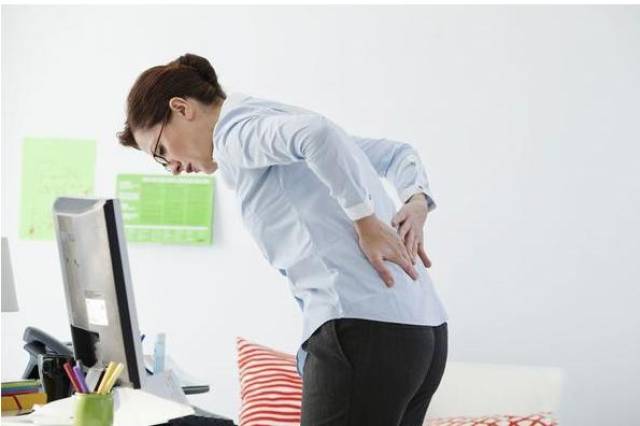 腰酸背痛腰肌劳损多半是这3点导致的缓解需要这3招