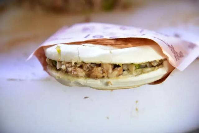 金塔县胡杨林举办第三届"金羊羊"美食节,多种美食等您来品尝哦!