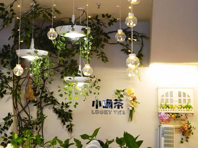 简洁温馨的店面