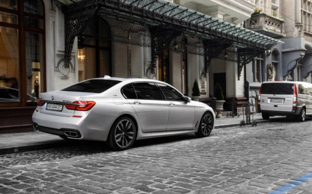 宝马7系 m760li v12看着就是霸气,内饰很奢华,土豪们的玩具