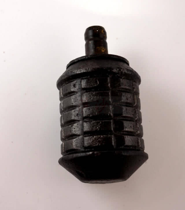 投掷前先要砸自己的脑袋?萨沙谈二战日军97式手榴弹