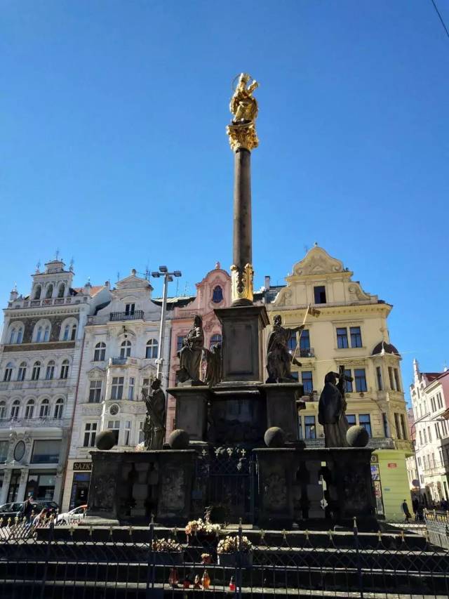 明天我要离开,熟悉的地方和你