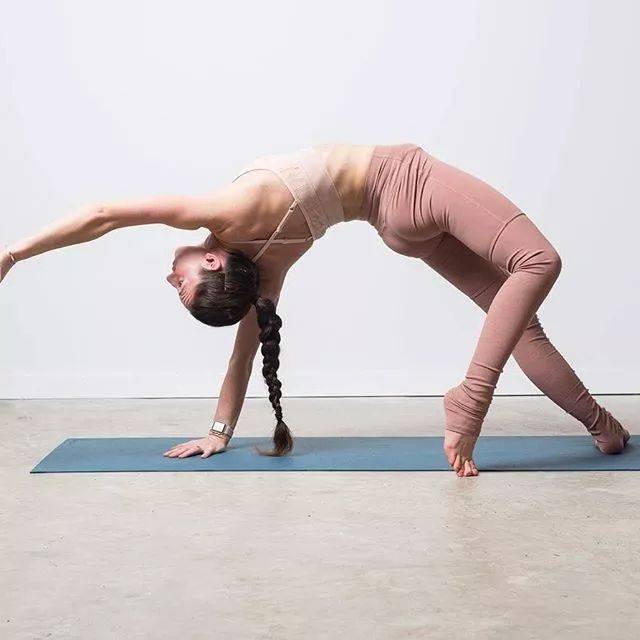 早起练瑜伽,10分钟就够了,每天都元气满满容光焕发