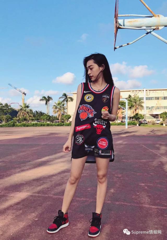 supreme主题私房照?女模特分享一些"内幕"故事!