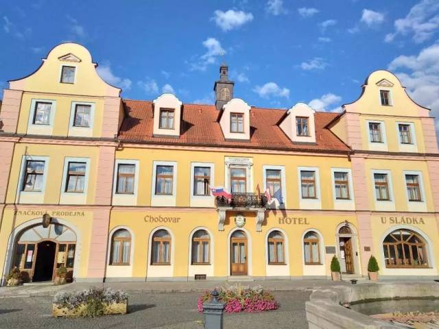 明天我要离开,熟悉的地方和你