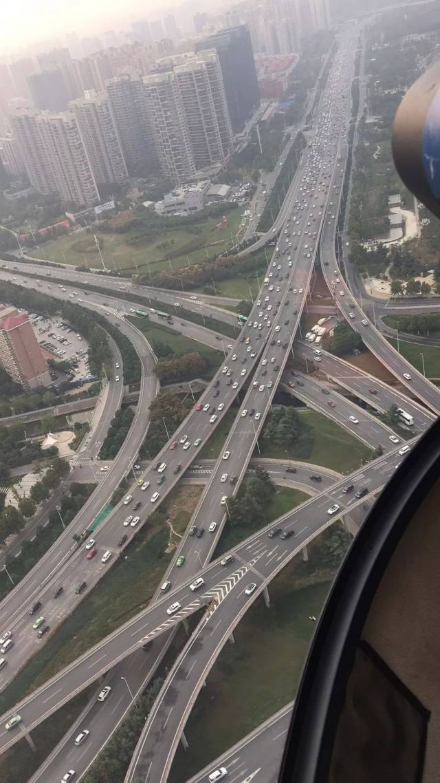 郑州中州大道堵车图片图片