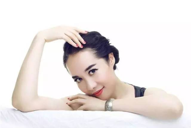我院校友,女高音王燕《燕子·中国艺术歌曲集》出版发行