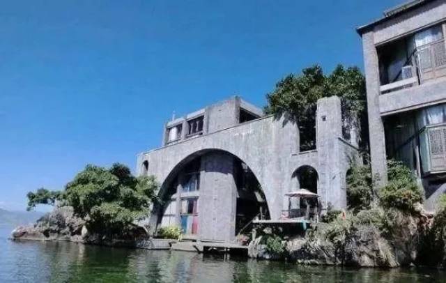 杨丽萍3500万的月亮宫要被拆?别惋惜,她的财富还有