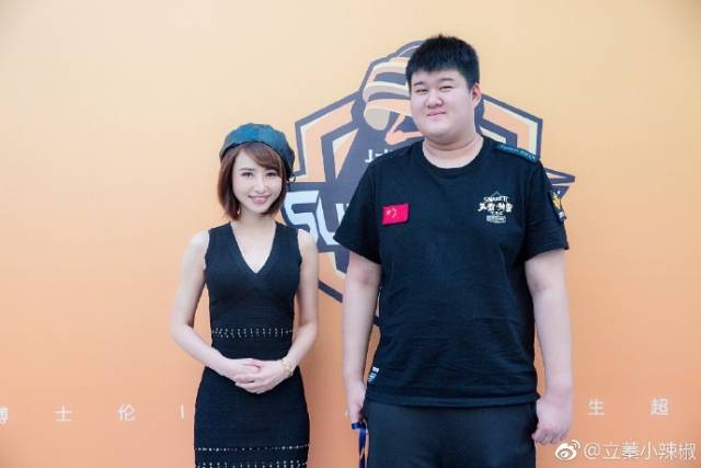 蜜蜂仔曝光4am全队身高体重,网友:韦神有1米8我吃shi!