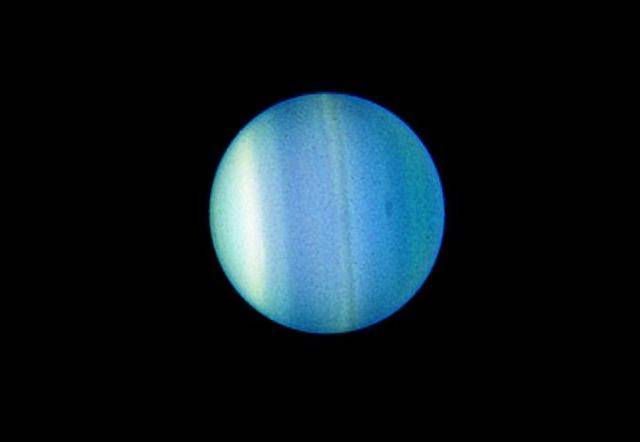 天文望远镜看天王星图片