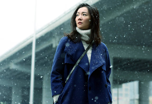 她是《浮城谜事》中的"小三"桑琪,17岁上春晚,27岁拿金马奖!