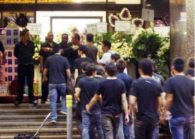 香港新义安掌门人,向华强,是什么让他在香港