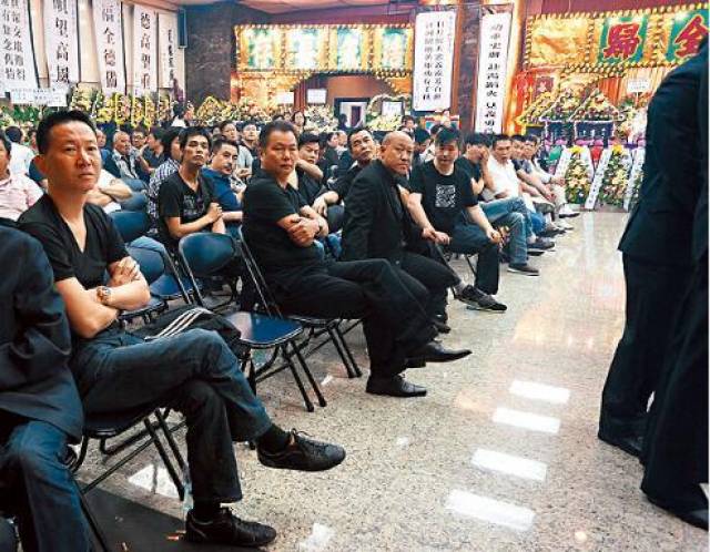 香港"新义安"掌门人,向华强,是什么让他在香港几十