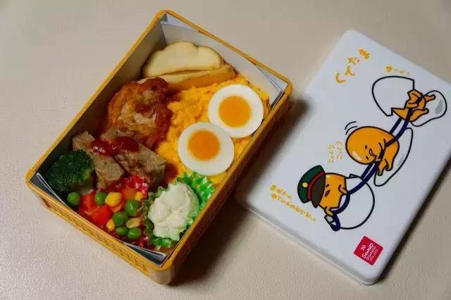 日本火车的"便当餐"来看看日本的火车盒饭长什么样?