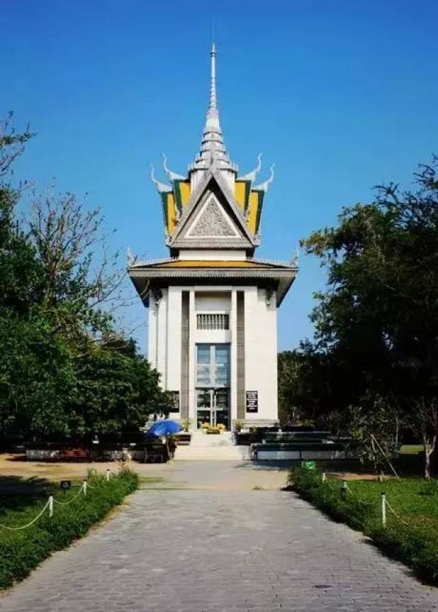 那个闻名世界的高棉微笑里究竟藏着什么秘密?