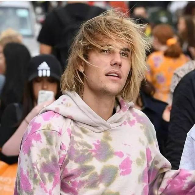 我们该如何评价 justin bieber 的"白色垃圾"流浪汉着装风格?