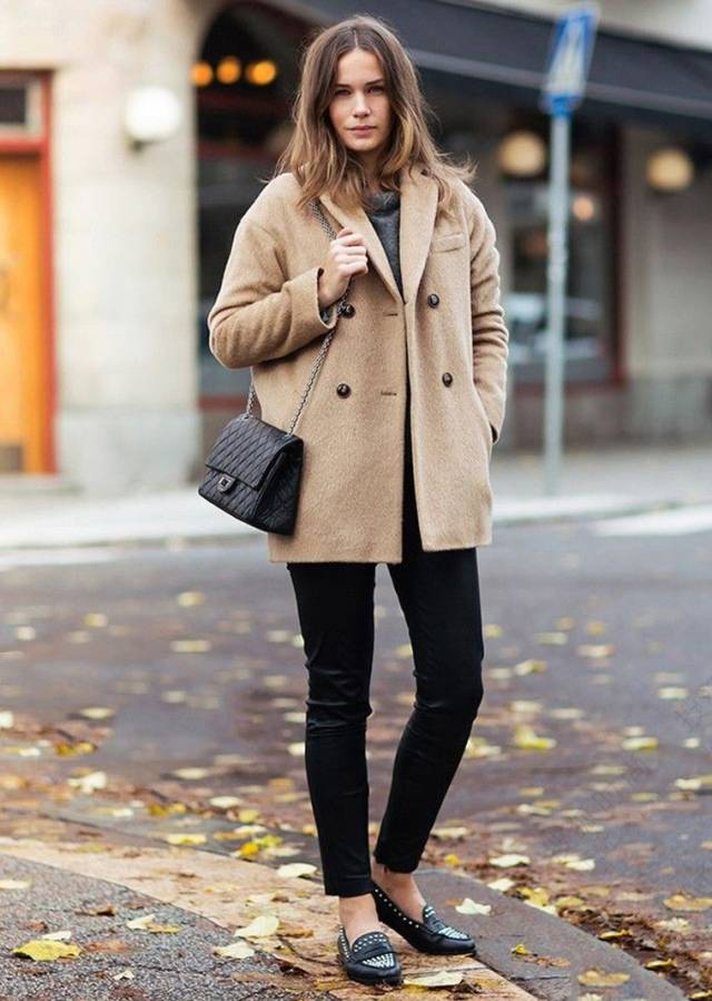 驼色大衣太经典, 配上简单的"黑白灰", 就是满满的高级感!