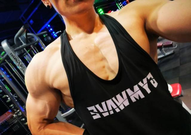 辽宁对外经贸学院肌肉学霸,爱健身的95后,现如今成健美运动员