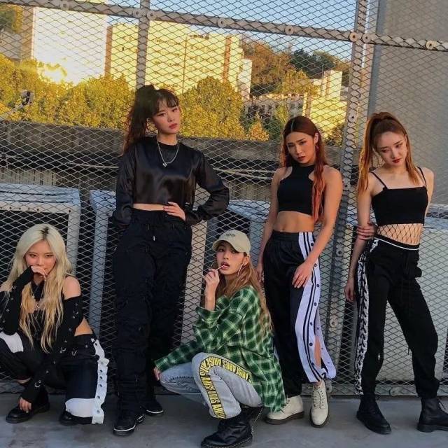 bigbang,winner,ikon和blackpink在内的yg旗下艺人一起,在全世界舞台