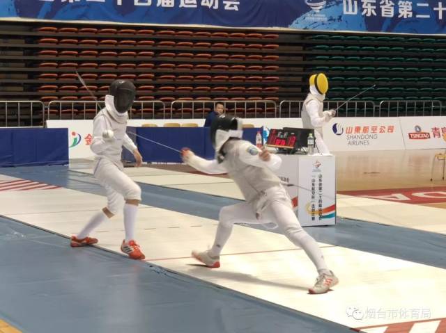 铜牌 曲芊芊,李禹霏分获 重剑女子乙组银牌,铜牌 温佳錡获得 花剑