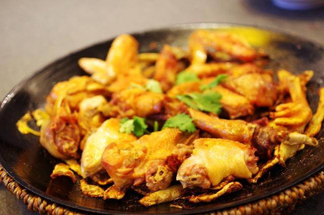 大号彩电龙虾清蒸煮粥两相宜,膏蟹干煎鸡同安封肉吃得满嘴留油!