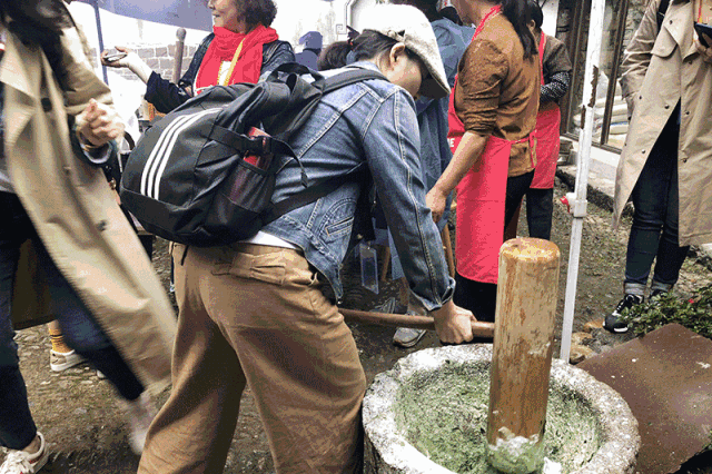 传统打年糕,青团,灰汁团