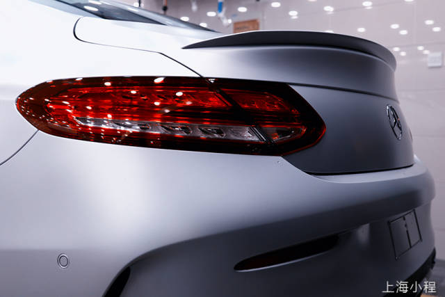 银色奔驰c63 哑光隐形车衣漆面透明保护膜