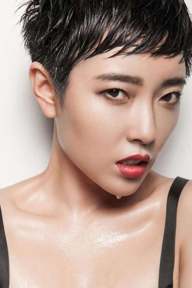 魏语诺《花房姑娘》全网热度再起,唱功完美呈现! _手机搜狐网