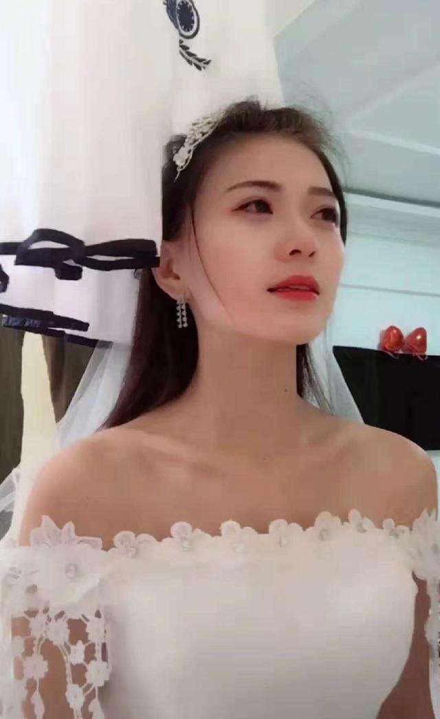 抖音"哭泣新娘"火了, 结婚当天新郎跑了.