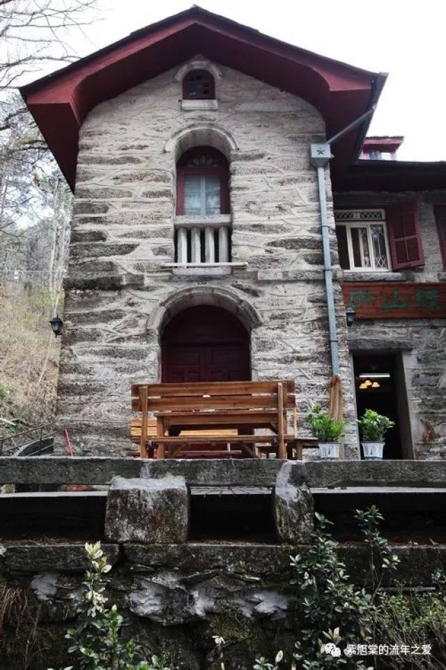 另外,它也是名人别墅,上官云相,黄伯滔,熊似辉,胡中铎,汪精卫等人都曾