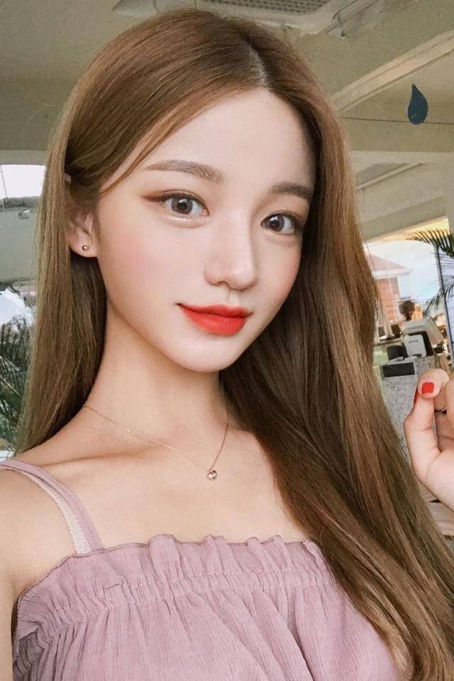 八字刘海,旁分刘海,都能修饰高额头高发际线!必学4款小脸发型