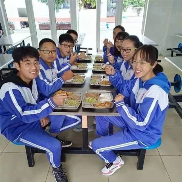 (供图:彭州一中碧城实验学校,彭州中学) (供图:太清九年制学校,小鱼洞