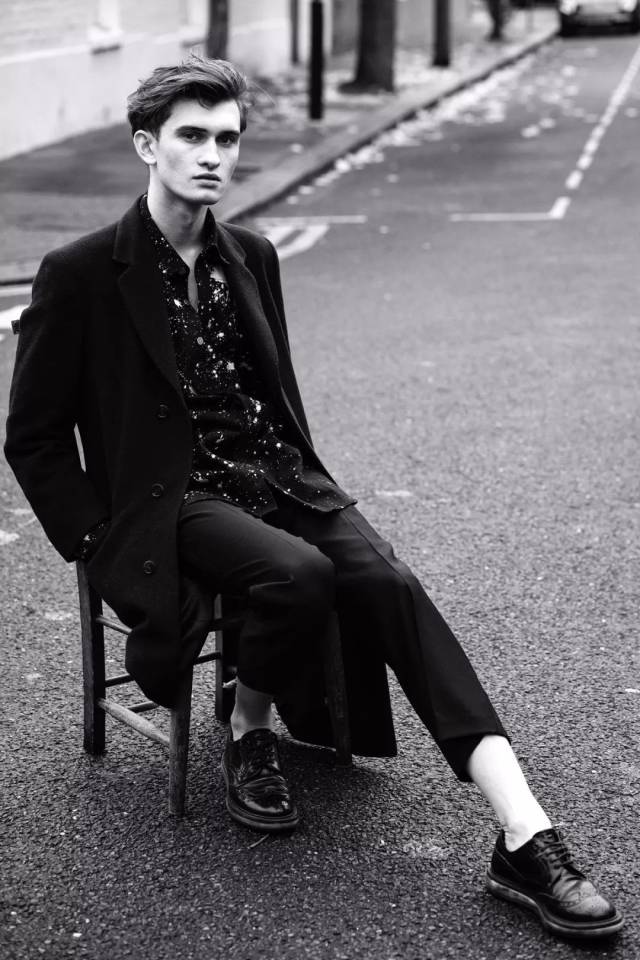 ▼ 身高189的丑帅男模 jacob mallinson bird,可谓是众多男模中最特殊