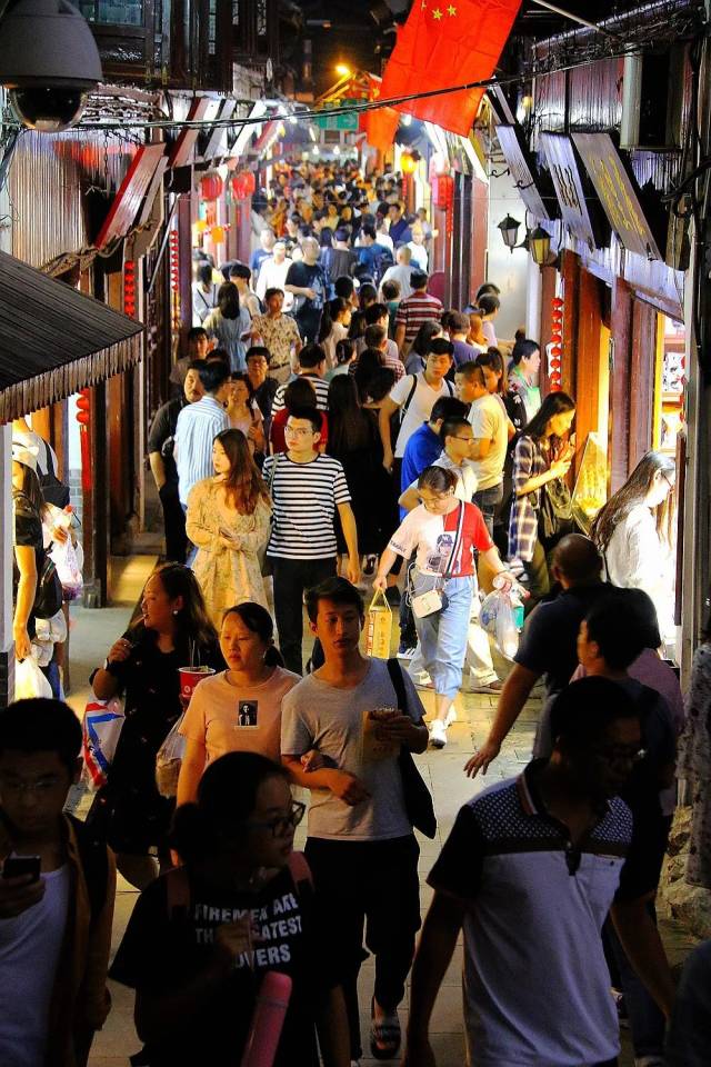 夜游七宝老街,没想到上海就有这么美的古镇夜色