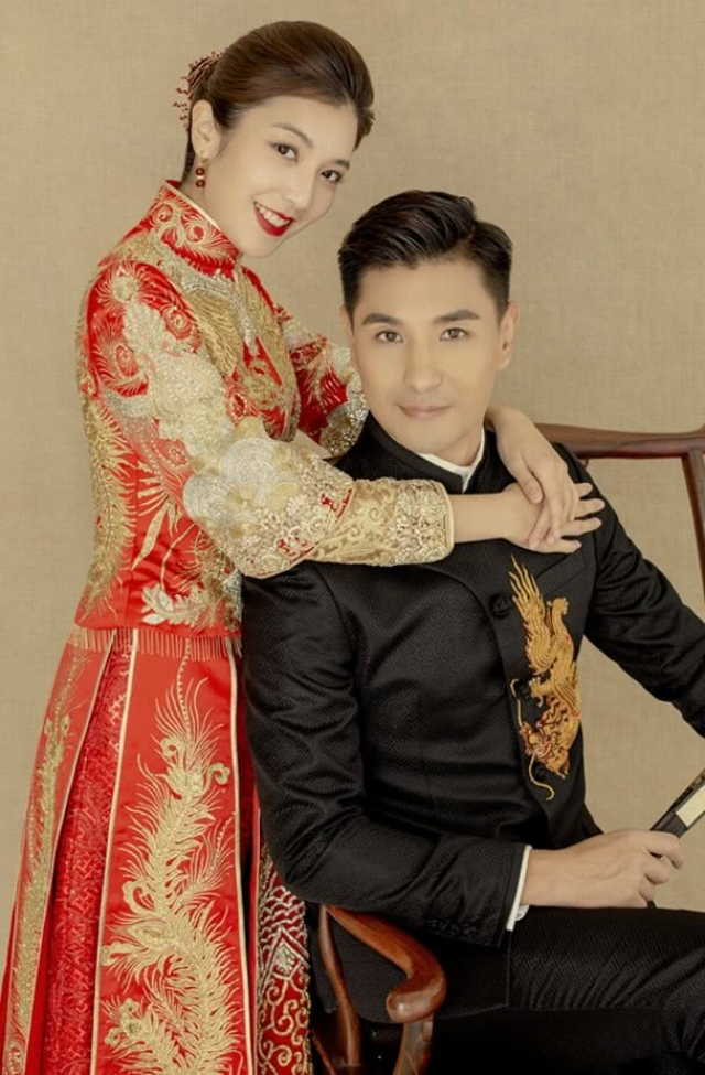 陈展鹏和单文柔中式古装婚纱照婚礼请帖曝光
