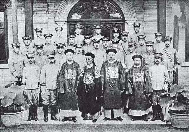 清朝一只打不死的超级大老虎：“忠臣”奕劻_慈禧
