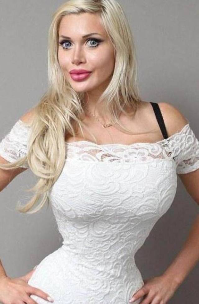 女子花费90万元整容15次,抽掉6根肋骨,只为变成"兔女郎"