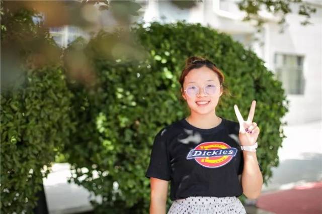 又一次拖了她成绩的后腿,班主任张晓利找她谈了话,又沟通了王新颜老师