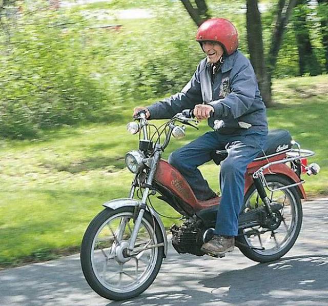 車經銷商,堅持摩托車騎行至100歲freddie marsh出生於1900年的意大利