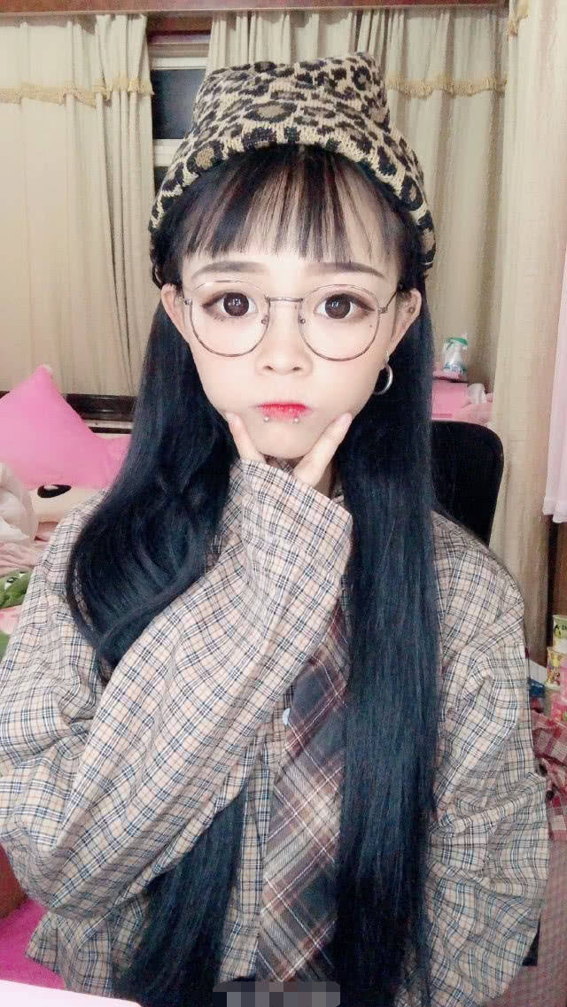 顾茜茜拿掉死亡唇钉下巴竟能喷水网友让你作