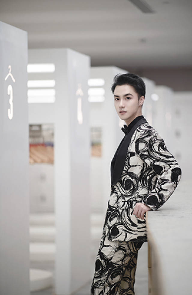 特邀嘉宾保剑锋以及《双十一脱单记》导演康锐,主演高寒等纷纷现身