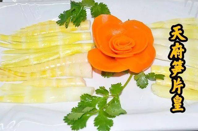 笋这东西很奇特,无论怎么搭配都同样鲜美,十分出彩.