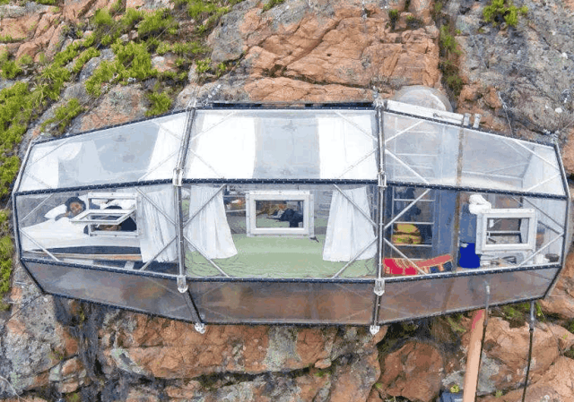 全球最惊险的酒店,悬空在400米高的悬崖上,有钱还不一定能入住