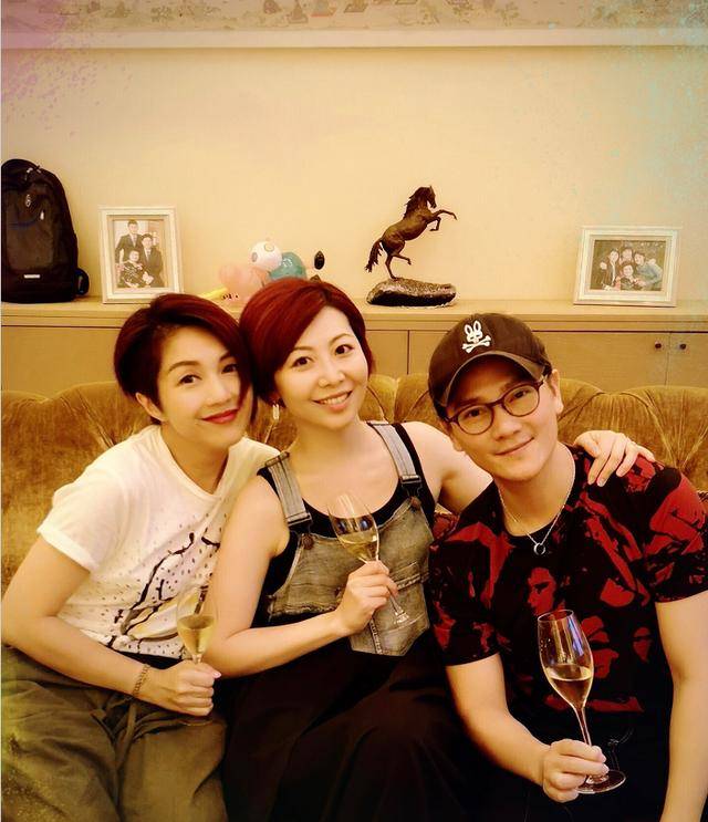 丁子峻罕见晒妻子真容,看到他神秘娇妻近照,才知什么叫蕙质兰心