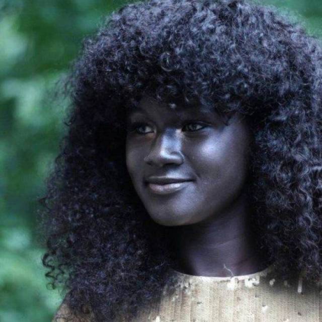 世界上最漂亮的非洲黑人美女,到底有多黑?你绝对想不到